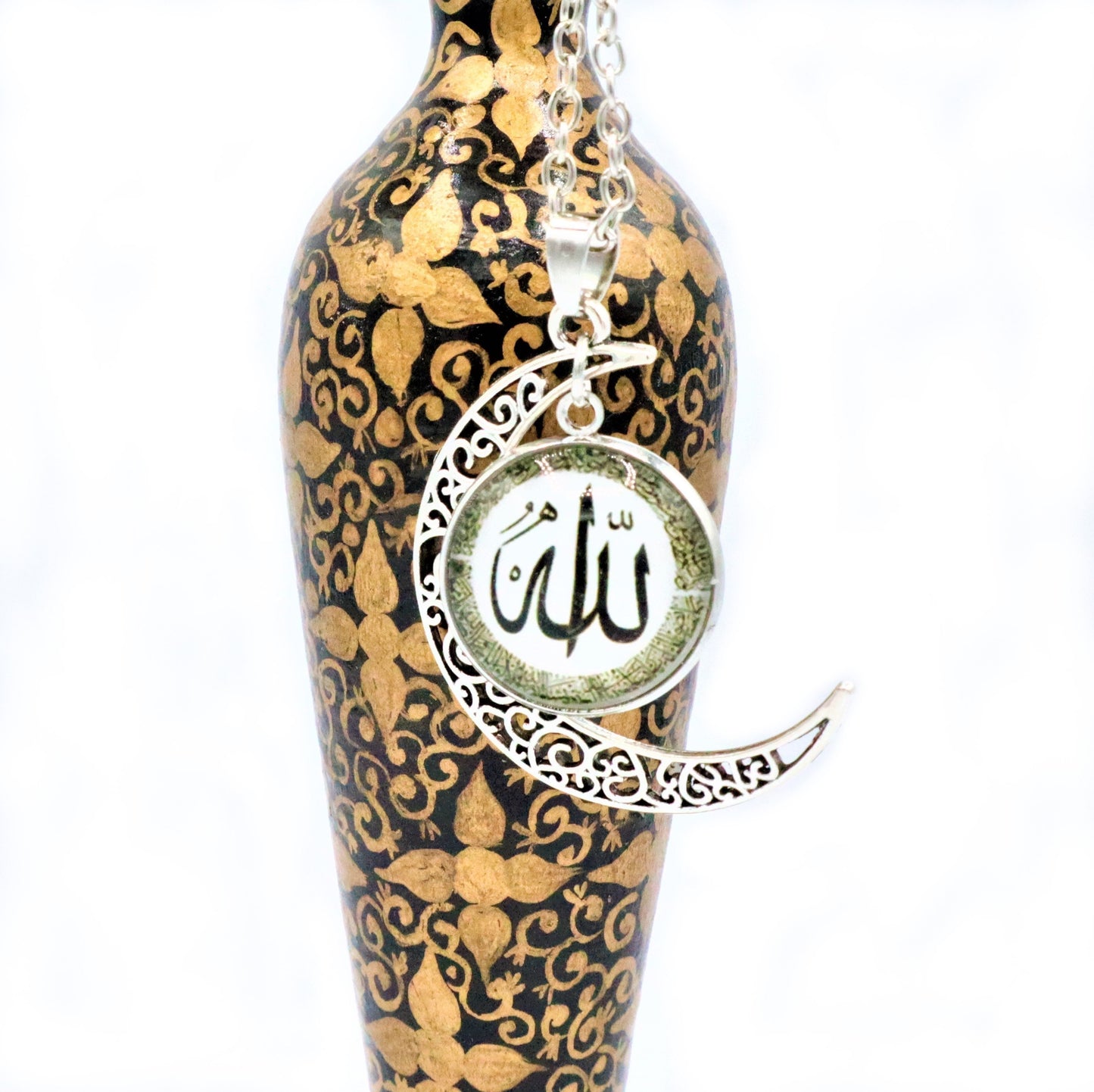 Allah Islamic Necklace Pendant With An Adjustable Silver Chain To Give As Islamic Eid Gifts For Women During Ramadan