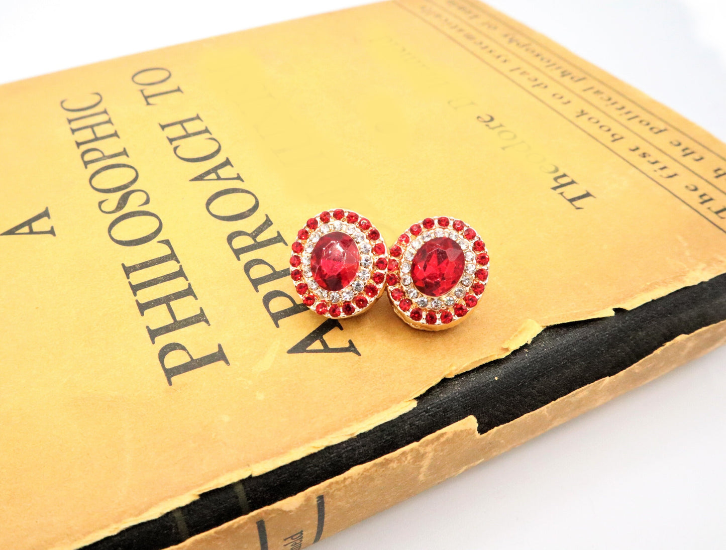 Hijab Magnet Pins That Are Magnetic To Wear With Hijabs, Scarfs, Shirts, Blouses and Chiffon - Set of 2 (Red)