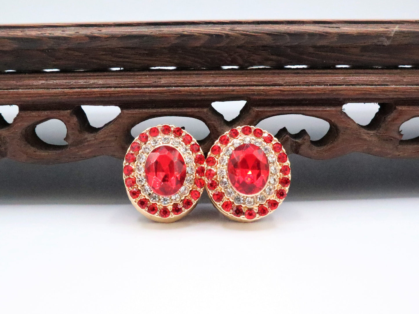Hijab Magnet Pins That Are Magnetic To Wear With Hijabs, Scarfs, Shirts, Blouses and Chiffon - Set of 2 (Red)