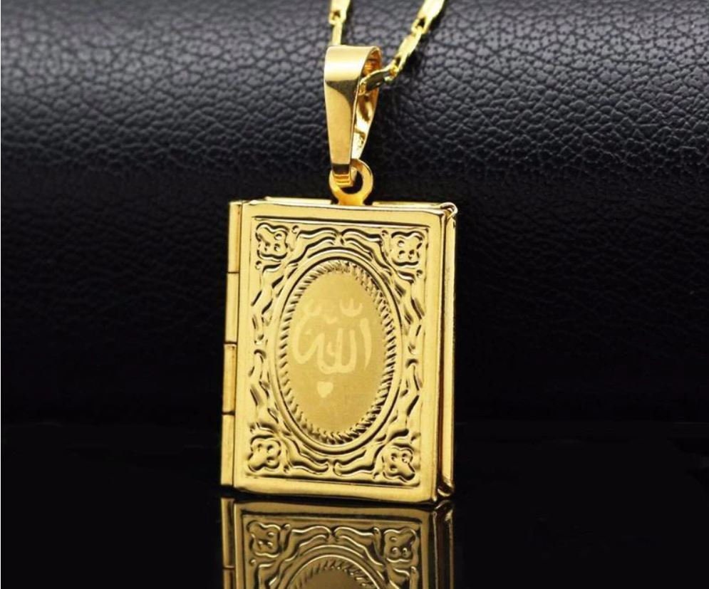 Allah Necklace Pendant With A Photo Locket Box For Men and Women And To Give As Islamic Gifts During Eid And Ramadan