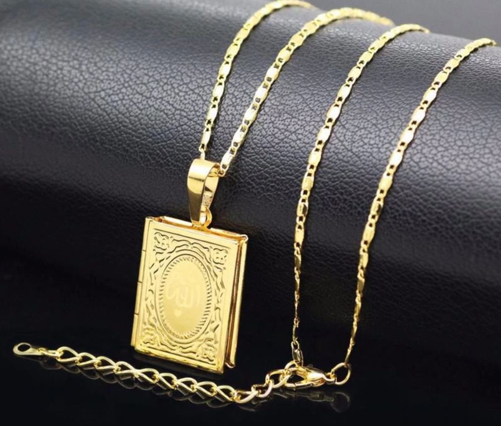 Allah Necklace Pendant With A Photo Locket Box For Men and Women And To Give As Islamic Gifts During Eid And Ramadan
