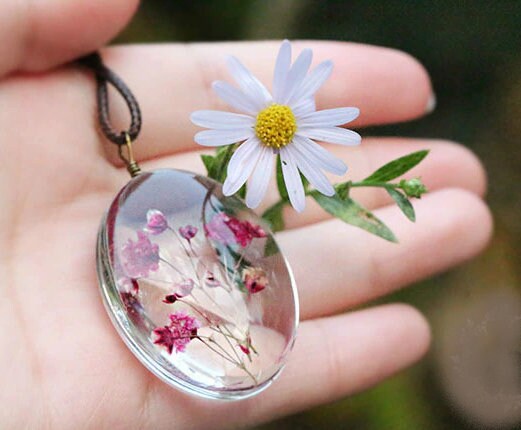 Handmade Pressed Flower Valentine Gift Necklace For Nature Lover, Baby's Breath Flower Pendant, Forget Me Not Gypsophila Flower Necklace