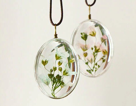 Handmade Pressed Flower Valentine Gift Necklace For Nature Lover, Baby's Breath Flower Pendant, Forget Me Not Gypsophila Flower Necklace