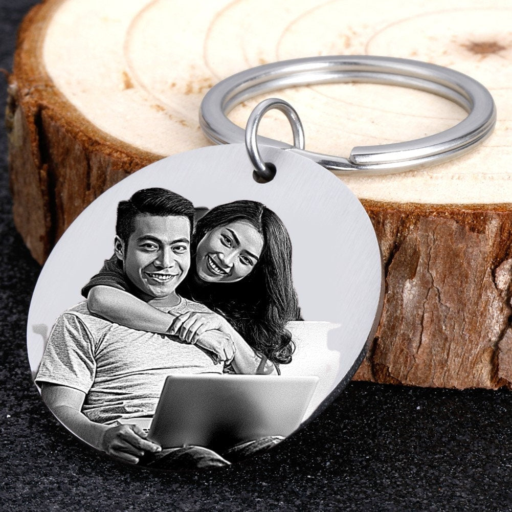 Pet Portrait Personalized Custom Keychain Perfect Gift for Dog Moms and Pet Lovers, Engraved Dog and Cat Keychain, Memorial Keepsake Gifts