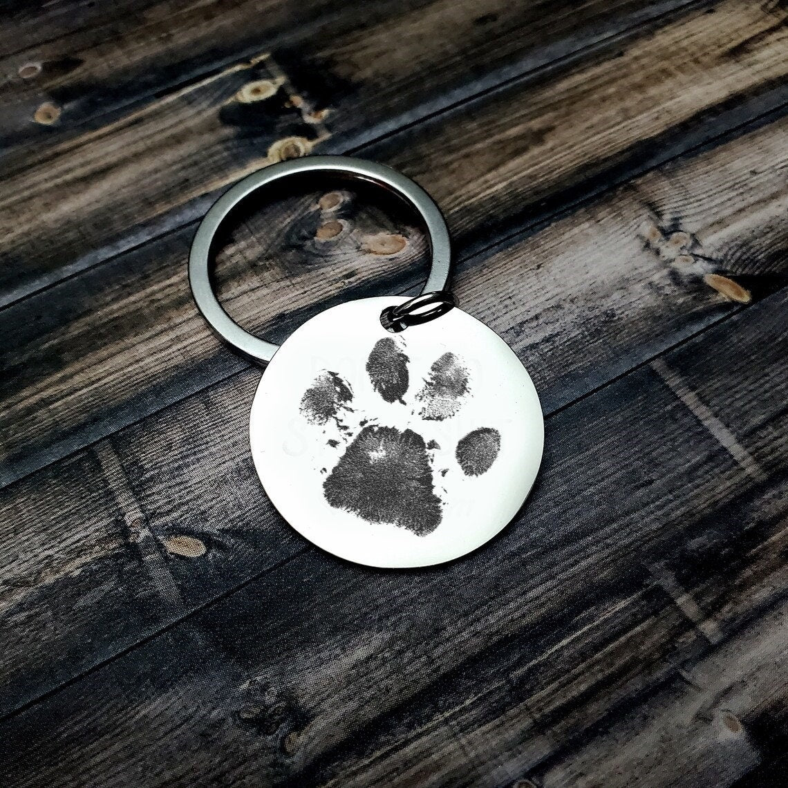 Pet Portrait Personalized Custom Keychain Perfect Gift for Dog Moms and Pet Lovers, Engraved Dog and Cat Keychain, Memorial Keepsake Gifts