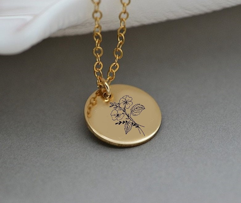 Personalized Birth Flower Necklace with Custom Engraving, Handcrafted Pendant with Birth Month Flower, Meaningful and Unique Jewelry for Her