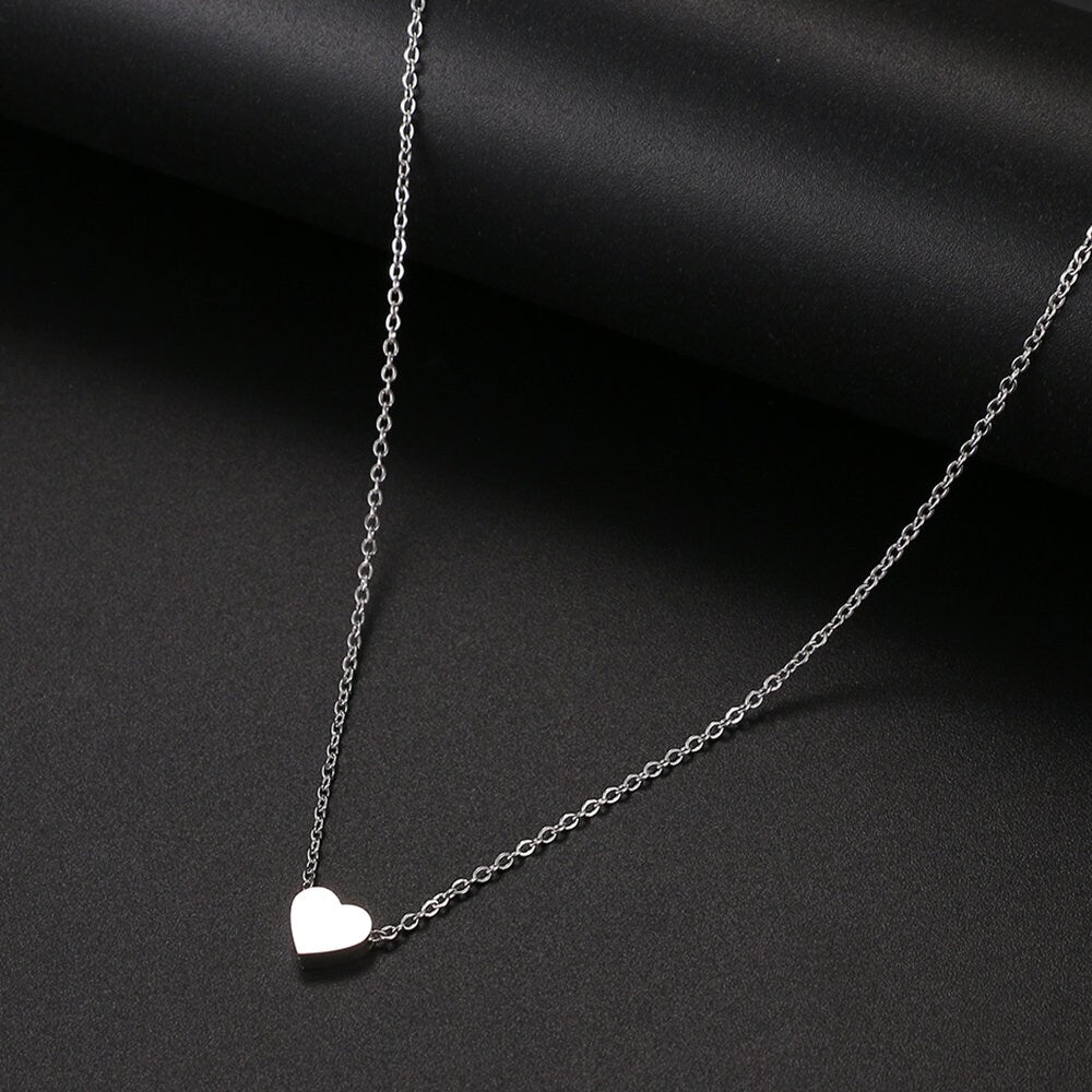Personalized Small Heart Necklace For Valentine Gift For Her With With Engraved Name | Engraved Tiny Heart Necklace With A Heart Pendant
